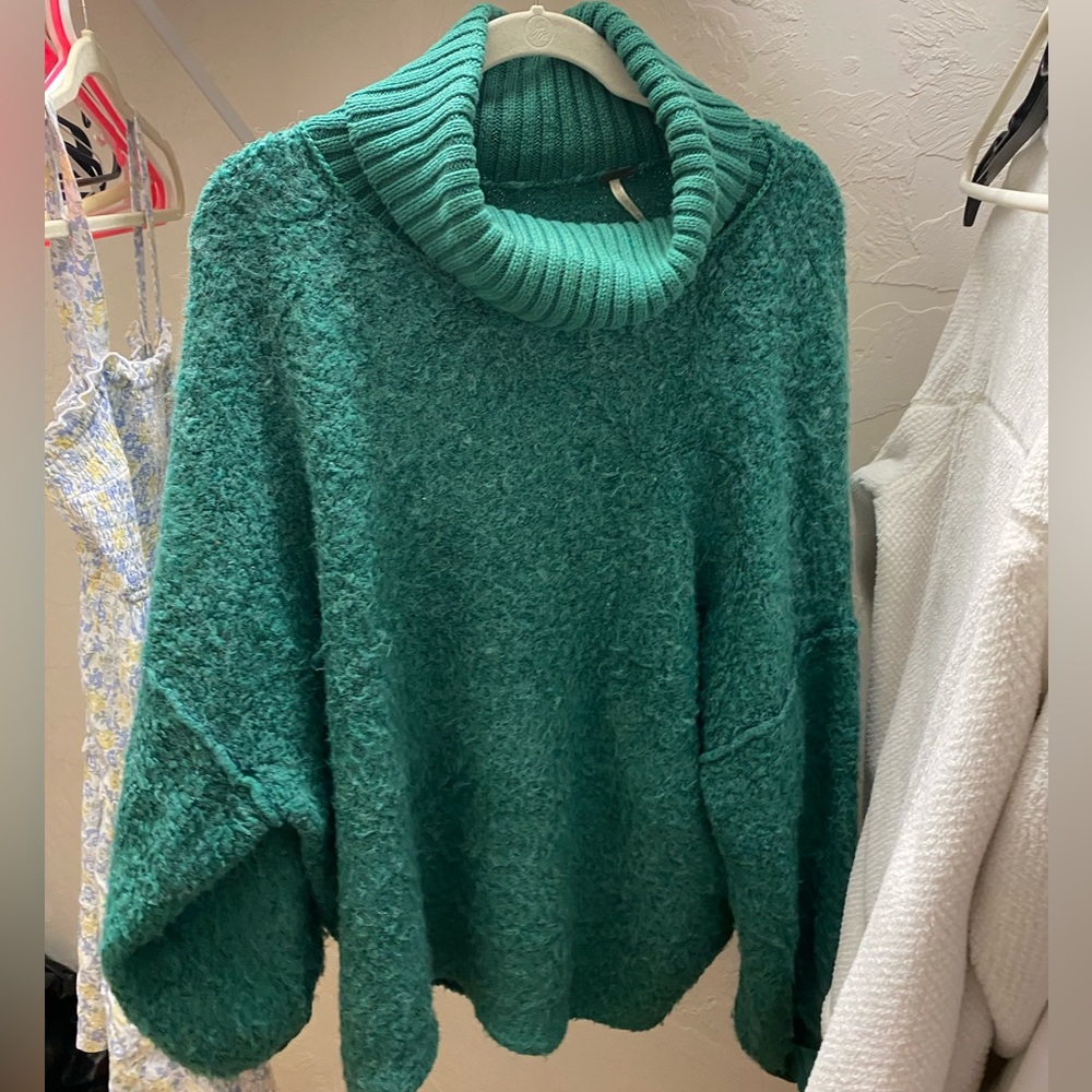 Free people green sweater